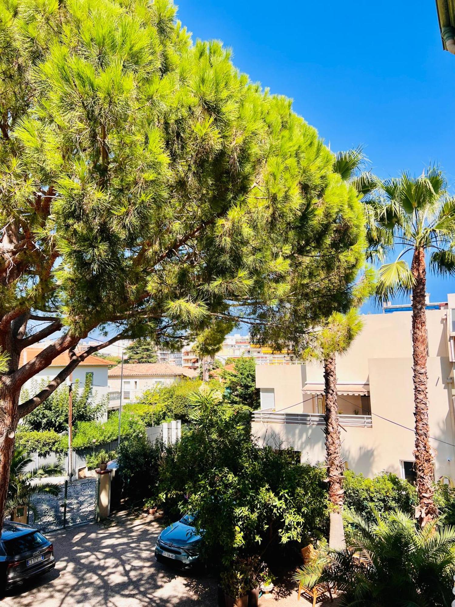 Hotel Le Ponteil أنتيب المظهر الخارجي الصورة