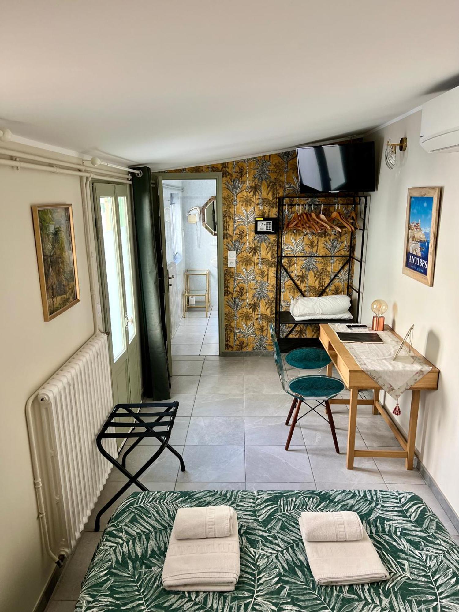Hotel Le Ponteil أنتيب المظهر الخارجي الصورة