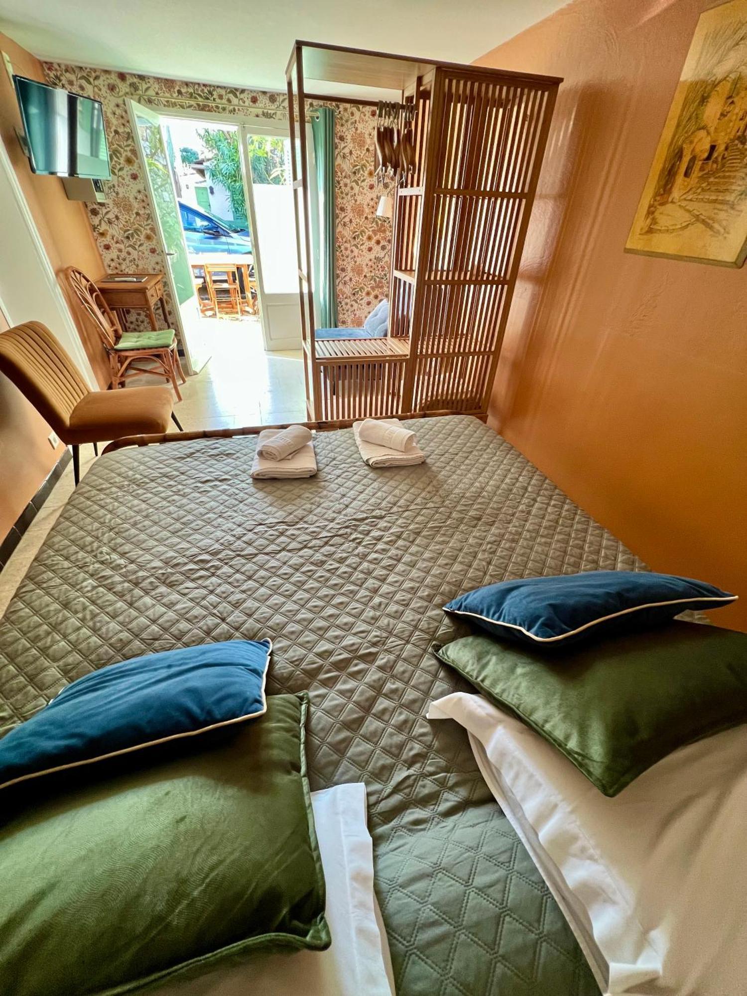 Hotel Le Ponteil أنتيب المظهر الخارجي الصورة